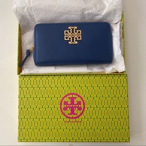 Tory Burch Britten Zip Continental Wallet